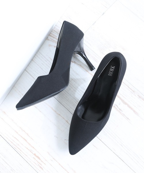 DEMETER(デメテル)の「9.0cmヒール ポインテッドトゥ パンプス(パンプス・レディース・ブラック/ブラック系その他/ホワイト/ブラック系その他2・21.5cm/22.0cm/23.0cm/24.0cm/24.5cm/25.0cm/22.5cm/23.5cm/25.5cm)」の14枚目の写真