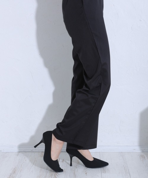 DEMETER(デメテル)の「9.0cmヒール ポインテッドトゥ パンプス(パンプス・レディース・ブラック/ブラック系その他/ホワイト/ブラック系その他2・21.5cm/22.0cm/23.0cm/24.0cm/24.5cm/25.0cm/22.5cm/23.5cm/25.5cm)」の19枚目の写真