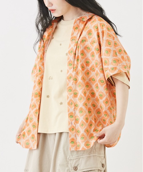 CUBE SUGAR（キューブシュガー）の「インドキャンブリック総柄ドルマンスリーブ半袖シャツ（シャツ/ブラウス・レディース・ブルー/ピンク/レッド/マルチ/チャコールグレー・M）」の3枚目の写真