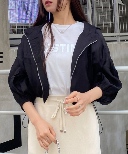 INGNI（イング）の「7分袖クロップドシアーマウンテンパーカー（マウンテンパーカー・レディース・アイボリー/ブラック/サックスブルー・M）」の3枚目の写真