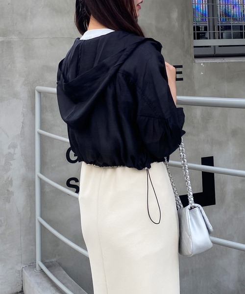 INGNI（イング）の「7分袖クロップドシアーマウンテンパーカー（マウンテンパーカー・レディース・アイボリー/ブラック/サックスブルー・M）」の15枚目の写真