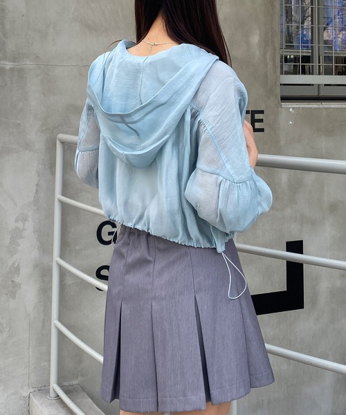 INGNI（イング）の「7分袖クロップドシアーマウンテンパーカー（マウンテンパーカー・レディース・アイボリー/ブラック/サックスブルー・M）」の22枚目の写真