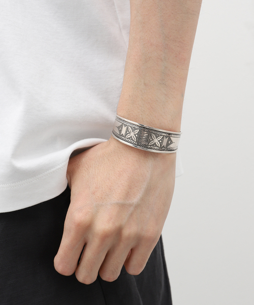 Adawatn Tuareg (アダワット トゥアレグ)Azzow Bangle Adawatn Tuareg (アダワット トゥアレグ) Azzow Bangle T192B006SV
