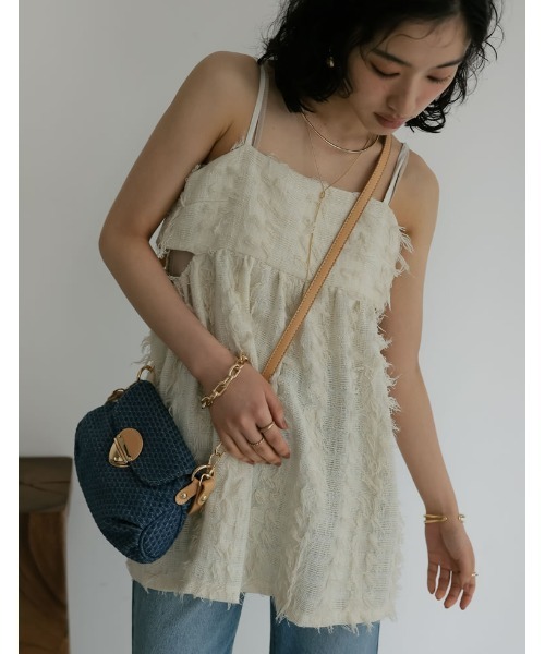 Re:EDIT（リエディ）の「[2024 SUMMER COLLECTION]ゴールドフラップデニムライクハンドバッグ（ショルダーバッグ・レディース・ブルー/ライトブルー・FREE）」の5枚目の写真