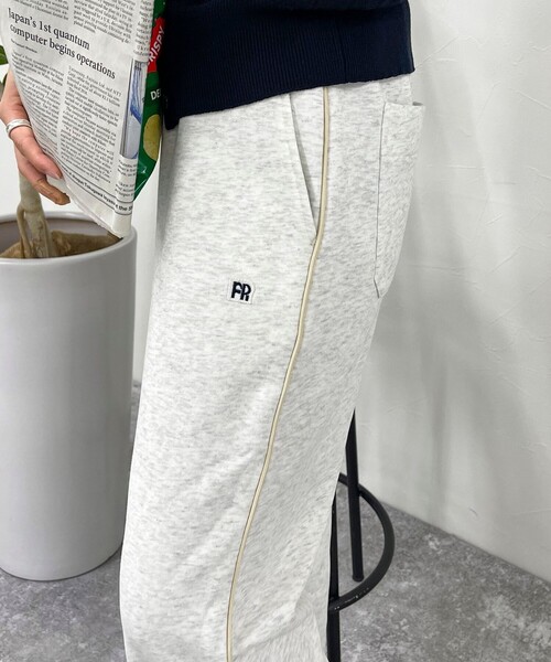 fredy emue（フレディエミュ）の「イージーワイドスウェットパンツ（スウェットパンツ・レディース・グレー/チャコールグレー/ライトグレー・38）」の19枚目の写真