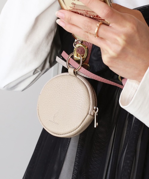 mieno（ミエノ）の「[mieno] spira 本革レザー ミニポーチ コインケース（コインケース・レディース・ブラック/ライトベージュ/ピンク/キャメル/ターコイズブルー/イエロー/ミント/ベビーピンク/グレー・FREE）」の3枚目の写真