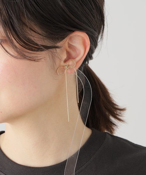 U by SPICK&SPAN(ユーバイスピックアンドスパン)の「Ribbon Pierces(ピアス(両耳用)・レディース・ゴールド・FREE)」の2枚目の写真