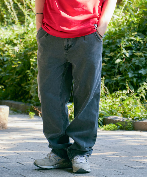 VENCEEXCHANGE(ヴァンスエクスチェンジ)の「ワンタックルーズデニムパンツ(デニムパンツ・メンズ・チャコール/ブラック/ブルー・LL/M/L)」の2枚目の写真