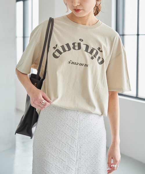 Spick & Span（スピックアンドスパン）の「Asian Graphic TEE（Tシャツ/カットソー・レディース・ホワイト/グリーン/ベージュ・FREE）」の2枚目の写真