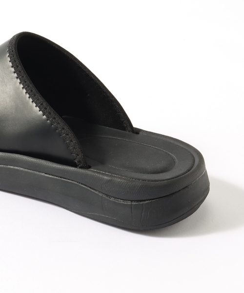 B.C STOCK（ベーセーストック）の「SIMPLICITE COVERSANDAL（サンダル・メンズ・ブラック・LARGE/MEDIUM/SMALL）」の3枚目の写真