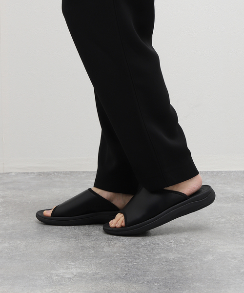 B.C STOCK（ベーセーストック）の「SIMPLICITE COVERSANDAL（サンダル・メンズ・ブラック・LARGE/MEDIUM/SMALL）」の2枚目の写真