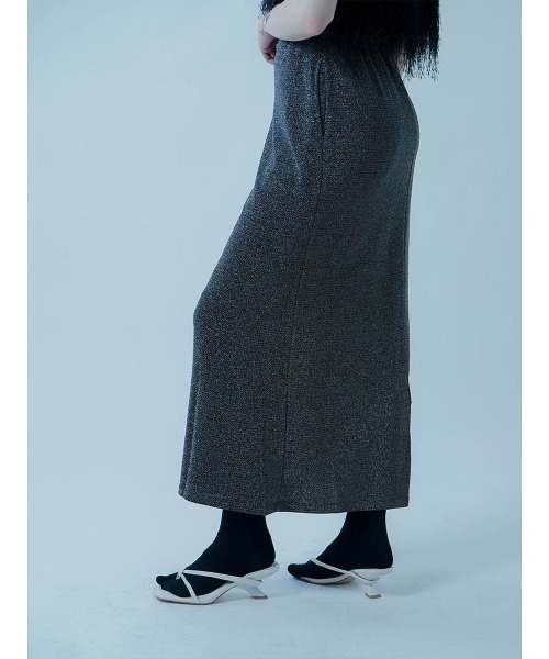 :ETHROF(イーサオブ)の「GLITTER KNIT SKIRT(スカート・レディース・シルバー・MEDIUM)」の2枚目の写真