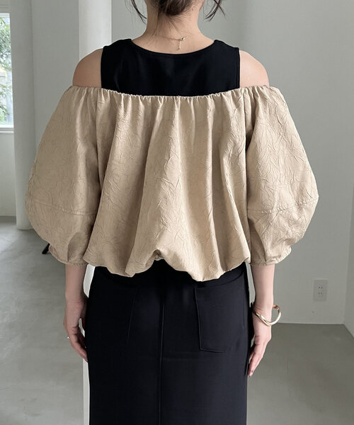 CAPRICIEUX LE'MAGE（カプリシューレマージュ）の「タンクSETオフショルブラウス（シャツ/ブラウス・レディース・ベージュ/ブラック・FREE）」の15枚目の写真