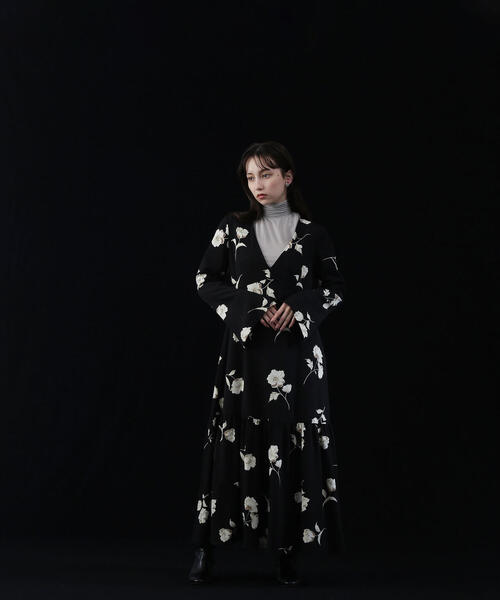 NATURAL BEAUTY BASIC（ナチュラルビューティーベーシック）の「◇【Oggi掲載】シアーストレッチカットソーシリーズ タートルネック（Tシャツ/カットソー・レディース・オフホワイト/チャコールグレー/グレー・FREE）」の6枚目の写真