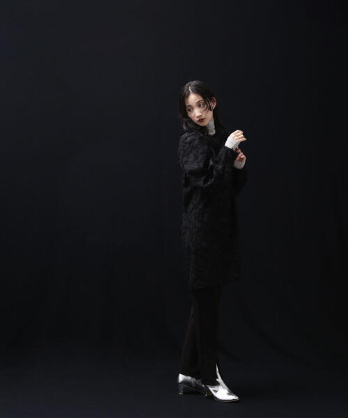 NATURAL BEAUTY BASIC（ナチュラルビューティーベーシック）の「◇【Oggi掲載】シアーストレッチカットソーシリーズ タートルネック（Tシャツ/カットソー・レディース・オフホワイト/チャコールグレー/グレー・FREE）」の9枚目の写真