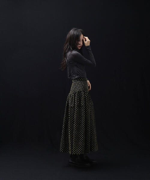 NATURAL BEAUTY BASIC（ナチュラルビューティーベーシック）の「◇【Oggi掲載】シアーストレッチカットソーシリーズ タートルネック（Tシャツ/カットソー・レディース・オフホワイト/チャコールグレー/グレー・FREE）」の13枚目の写真