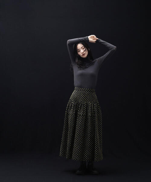 NATURAL BEAUTY BASIC（ナチュラルビューティーベーシック）の「◇【Oggi掲載】シアーストレッチカットソーシリーズ タートルネック（Tシャツ/カットソー・レディース・オフホワイト/チャコールグレー/グレー・FREE）」の17枚目の写真