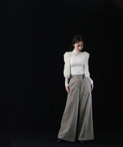 NATURAL BEAUTY BASIC（ナチュラルビューティーベーシック）の「◇【Oggi掲載】シアーストレッチカットソーシリーズ タートルネック（Tシャツ/カットソー・レディース・オフホワイト/チャコールグレー/グレー・FREE）」の22枚目の写真