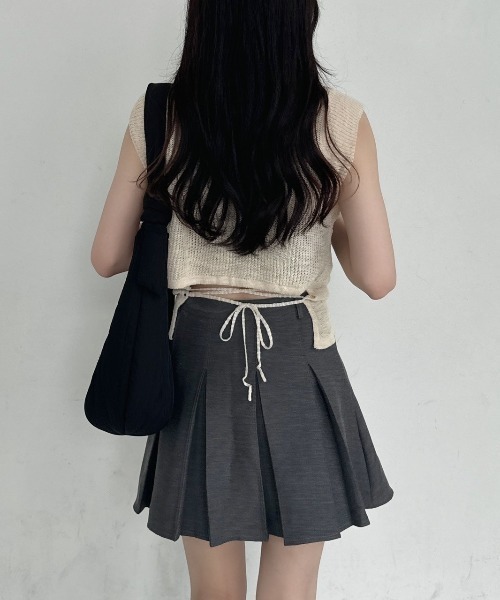 nemne store(ネンネストア)の「《Delfy》バックリボンニットベスト(ベスト・レディース・ベージュ/チャコール/ピンク/ブラウン・フリー)」の3枚目の写真