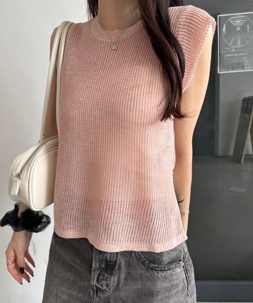 nemne store(ネンネストア)の「《Delfy》バックリボンニットベスト(ベスト・レディース・ベージュ/チャコール/ピンク/ブラウン・フリー)」の9枚目の写真