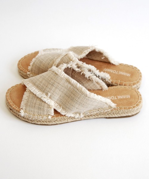 Minnetonka(ミネトンカ)の「MINNETONKA(ミネトンカ) / クロスベルト フラットサンダル PEPPER(サンダル・レディース・ブラック/タン/インディゴブルー・5/6/7/8/9)」の11枚目の写真