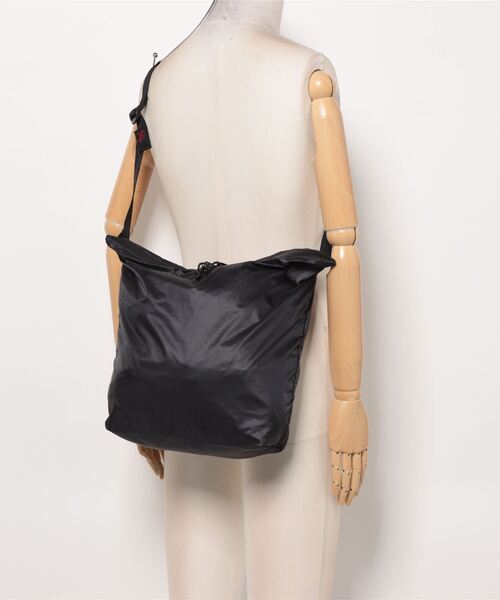 Gramicci(グラミチ)の「/ GRAMICCI /MICRO RIPSTOP SIDE BAG(ショルダーバッグ・レディース・オリーブ/アイボリー/ダークベージュ/ダークネイビー・FREE)」の13枚目の写真