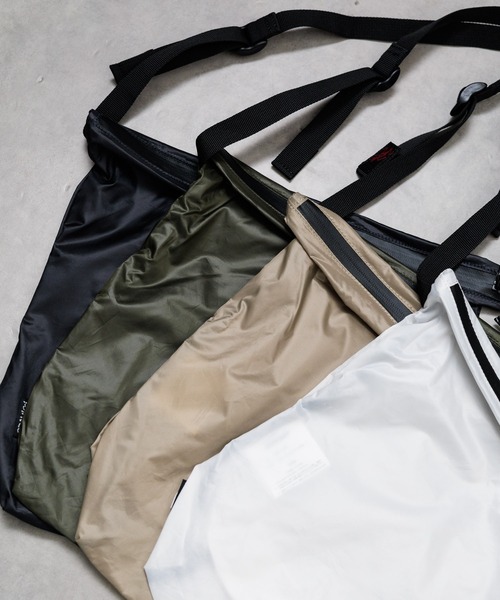 Gramicci(グラミチ)の「/ GRAMICCI /MICRO RIPSTOP SIDE BAG(ショルダーバッグ・レディース・オリーブ/アイボリー/ダークベージュ/ダークネイビー・FREE)」の9枚目の写真