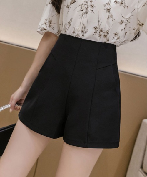 kirakiraShop(キラキラショップ)の「ハイウエスト シンプル ショート パンツ(スラックス・レディース・ブラック・S/M/L)」の1枚目の写真