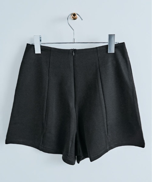 kirakiraShop(キラキラショップ)の「ハイウエスト シンプル ショート パンツ(スラックス・レディース・ブラック・S/M/L)」の11枚目の写真