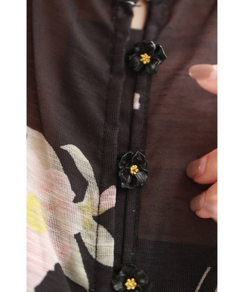 黒）ハリ感ベールの花集めミディアムワンピース（インナー・ベルト付き