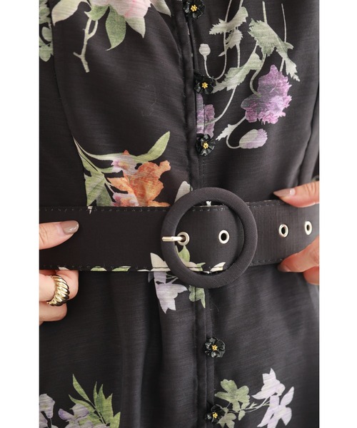 黒）ハリ感ベールの花集めミディアムワンピース（インナー・ベルト付き