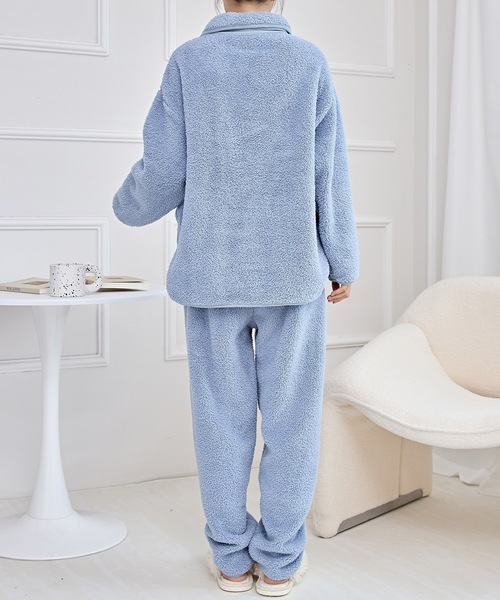 Lace Ladies（レースレディース）の「フロントボタン パイピング風 配色 ふわもこ ルームウエア（ルームウェア/パジャマ・レディース・アイボリー/ブルー・FREE）」の5枚目の写真