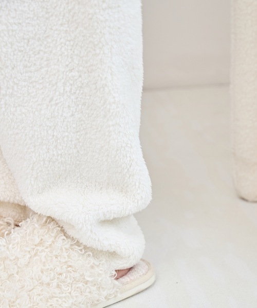 Lace Ladies（レースレディース）の「フロントボタン パイピング風 配色 ふわもこ ルームウエア（ルームウェア/パジャマ・レディース・アイボリー/ブルー・FREE）」の20枚目の写真