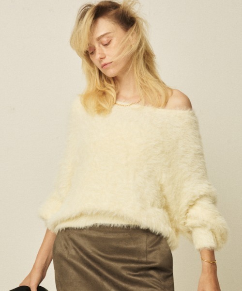 EMMA　ROUGE VIF（エマルージュヴィフ）の「【2025AW新色登場】【一部店舗限定】3wayルーズラメニット/オフショルダー/ワンショルダー/ボートネック（ニット/セーター・レディース・グレー/ブラック/アイボリー/ホワイト/ネイビー・フリー）」の2枚目の写真