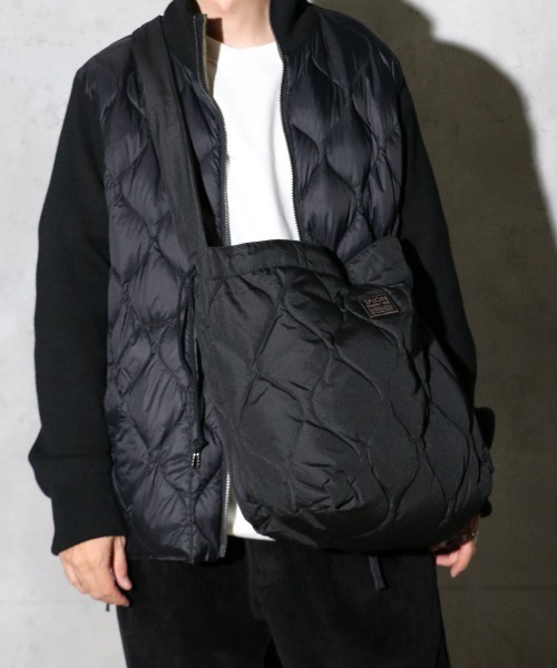 TAION（タイオン）の「TAION / タイオン MILITARY DOWN SHOULDER BAG ミリタリー ダウンショルダーバッグ(TAION-SB01ML-1)（ショルダーバッグ・メンズ・ブラック/オリーブ/ダークネイビー/モカ・ONE SIZE）」の5枚目の写真