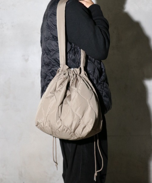 TAION（タイオン）の「TAION / タイオン MILITARY DOWN SHOULDER BAG ミリタリー ダウンショルダーバッグ(TAION-SB01ML-1)（ショルダーバッグ・メンズ・ブラック/オリーブ/ダークネイビー/モカ・ONE SIZE）」の14枚目の写真