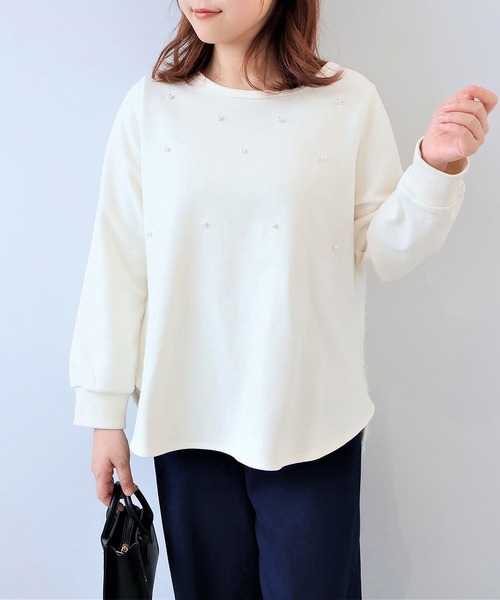 leswel(レスウェル)の「【L~5L 大きいサイズ】パール使いバックフェザー裏毛プルオーバー(Tシャツ/カットソー・レディース・ブラック/オフホワイト・LL/3L/4L/5L/L)」の2枚目の写真