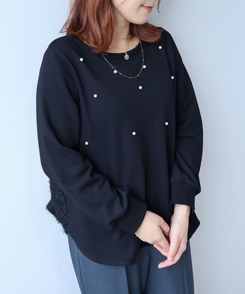leswel(レスウェル)の「【L~5L 大きいサイズ】パール使いバックフェザー裏毛プルオーバー(Tシャツ/カットソー・レディース・ブラック/オフホワイト・LL/3L/4L/5L/L)」の3枚目の写真