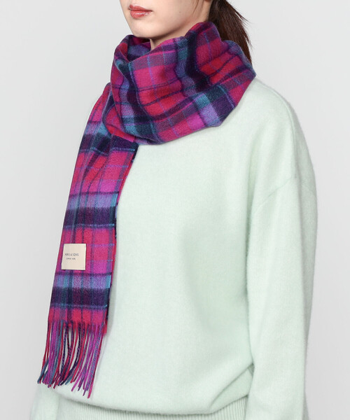 Morris & Sons(モリスアンドサンズ)の「MORRIS & SONS | カシミヤマフラー CHECK(マフラー・レディース・ブラウン系その他/オレンジ系その他/ブラック系その他・ONE)」の7枚目の写真