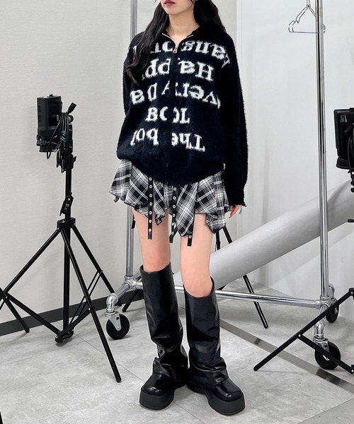 Figments（フィグメンツ）の「シャギーニットロゴZIPパーカー（パーカー・レディース・ブラック/グレー・FREE）」の13枚目の写真