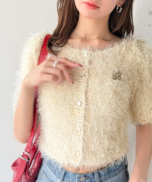 mily bilet(ミウィビレット)の「【mily bilet】ふんわり大人可愛い。ラメシャギーブローチ付きワンオフショル前後2WAYカーディガン(Tシャツ/カットソー・レディース・グレー/ブルー/アイボリー・MEDIUM/LARGE/X-LARGE/SMALL)」の1枚目の写真
