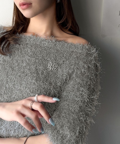 mily bilet(ミウィビレット)の「【mily bilet】ふんわり大人可愛い。ラメシャギーブローチ付きワンオフショル前後2WAYカーディガン(Tシャツ/カットソー・レディース・グレー/ブルー/アイボリー・MEDIUM/LARGE/X-LARGE/SMALL)」の10枚目の写真
