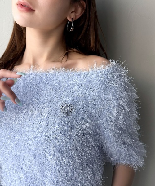 mily bilet(ミウィビレット)の「【mily bilet】ふんわり大人可愛い。ラメシャギーブローチ付きワンオフショル前後2WAYカーディガン(Tシャツ/カットソー・レディース・グレー/ブルー/アイボリー・MEDIUM/LARGE/X-LARGE/SMALL)」の13枚目の写真