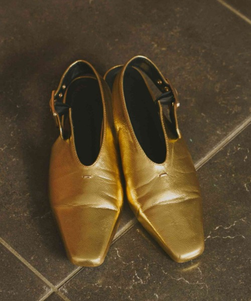 ANDRESD(アンドレスド)の「バックルストラップフラットシューズ / buckle strap flat shoes(サンダル・レディース・ブラック/ゴールド/シルバー・39/38/37/36)」の3枚目の写真