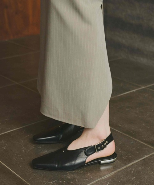 ANDRESD(アンドレスド)の「バックルストラップフラットシューズ / buckle strap flat shoes(サンダル・レディース・ブラック/ゴールド/シルバー・39/38/37/36)」の5枚目の写真