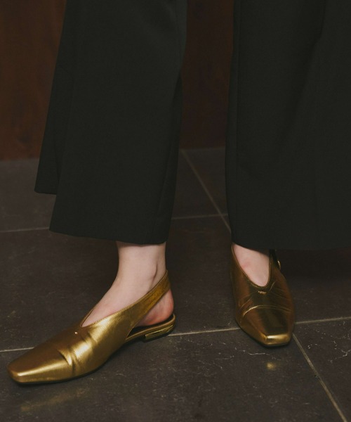 ANDRESD(アンドレスド)の「バックルストラップフラットシューズ / buckle strap flat shoes(サンダル・レディース・ブラック/ゴールド/シルバー・39/38/37/36)」の6枚目の写真