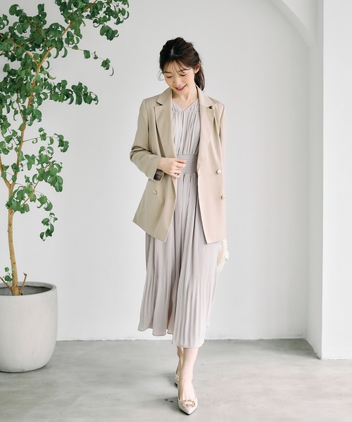 12Twelve Agenda（トゥエルブ　アジェンダ）の「グロッシーゆるテーラードジャケット（テーラードジャケット・レディース・ベージュ/チャコールグレー・M）」の13枚目の写真