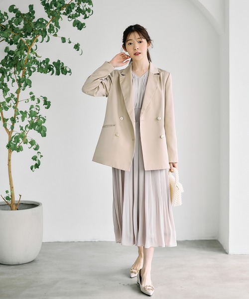 12Twelve Agenda（トゥエルブ　アジェンダ）の「グロッシーゆるテーラードジャケット（テーラードジャケット・レディース・ベージュ/チャコールグレー・M）」の15枚目の写真