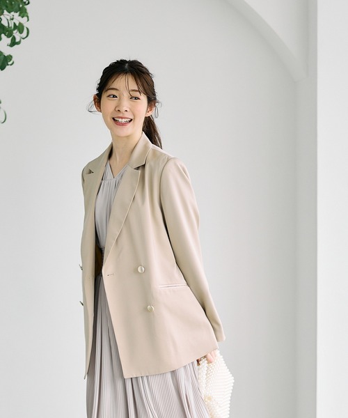 12Twelve Agenda（トゥエルブ　アジェンダ）の「グロッシーゆるテーラードジャケット（テーラードジャケット・レディース・ベージュ/チャコールグレー・M）」の11枚目の写真