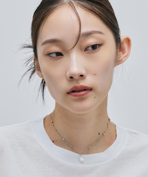 loni（ロニ）の「SV925 Silk Cord Pearl Necklace（ネックレス・レディース・ブルー/ブラック/ベージュ・FREE）」の16枚目の写真